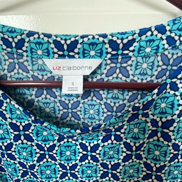 Liz Claiborne - Size Small - gold buttons on sleeves. Perfect condition - Picture 3 of 3